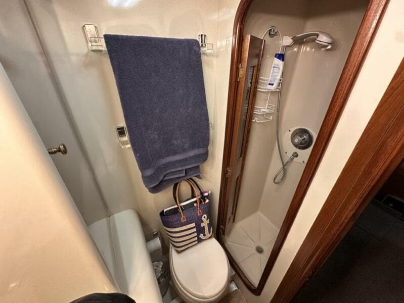 1989 Viking 44 Motor Yacht