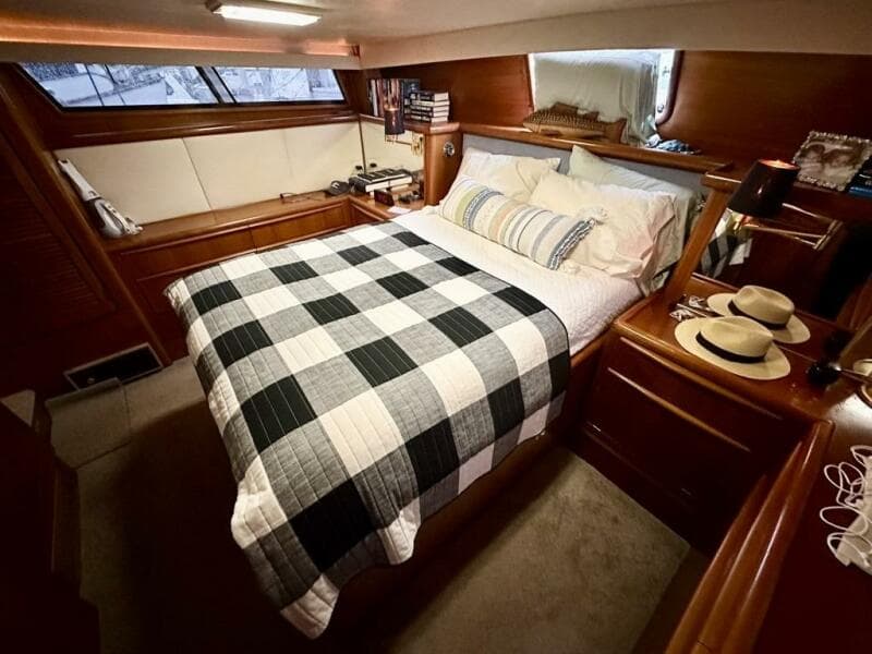 1989 Viking 44 Motor Yacht