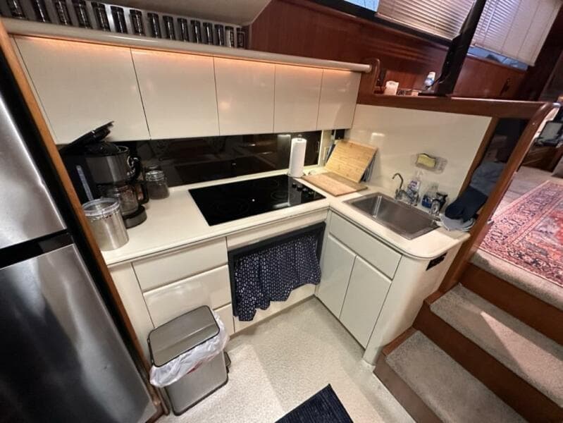 1989 Viking 44 Motor Yacht
