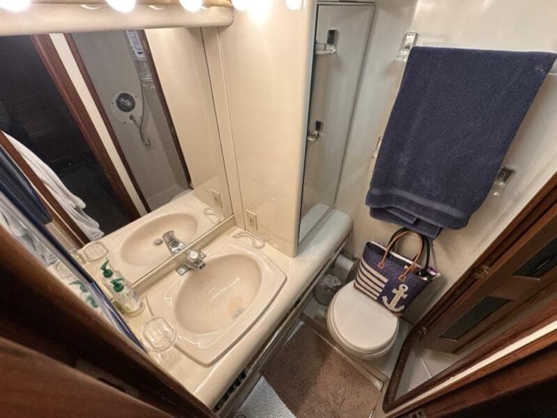 1989 Viking 44 Motor Yacht