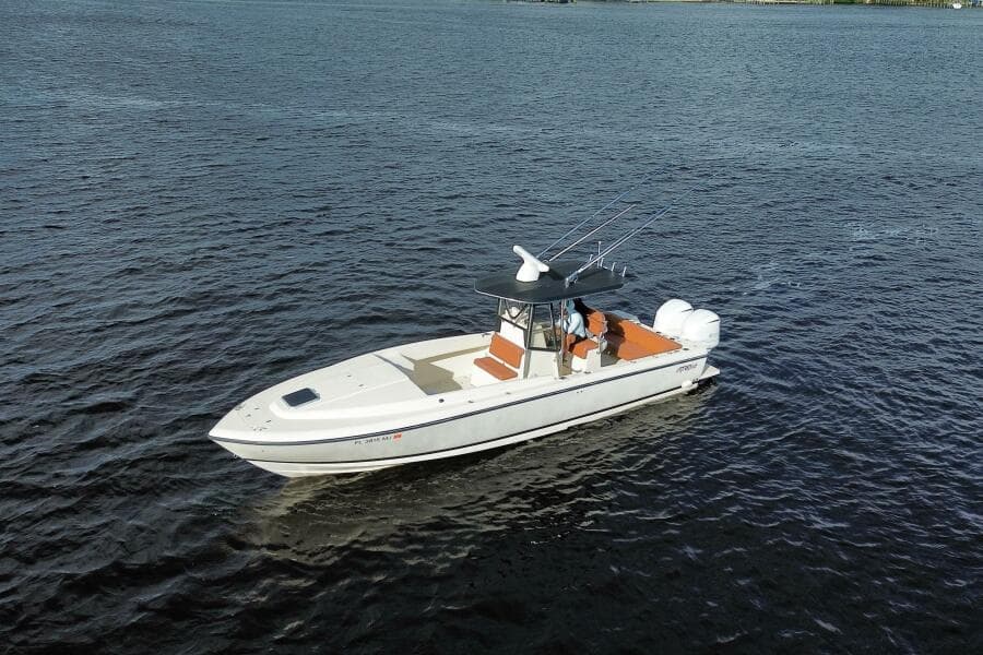 2004 Intrepid 32 CUDDY