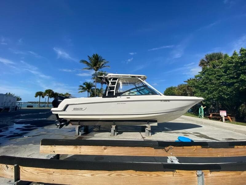 2018 Boston Whaler 270 Vantage