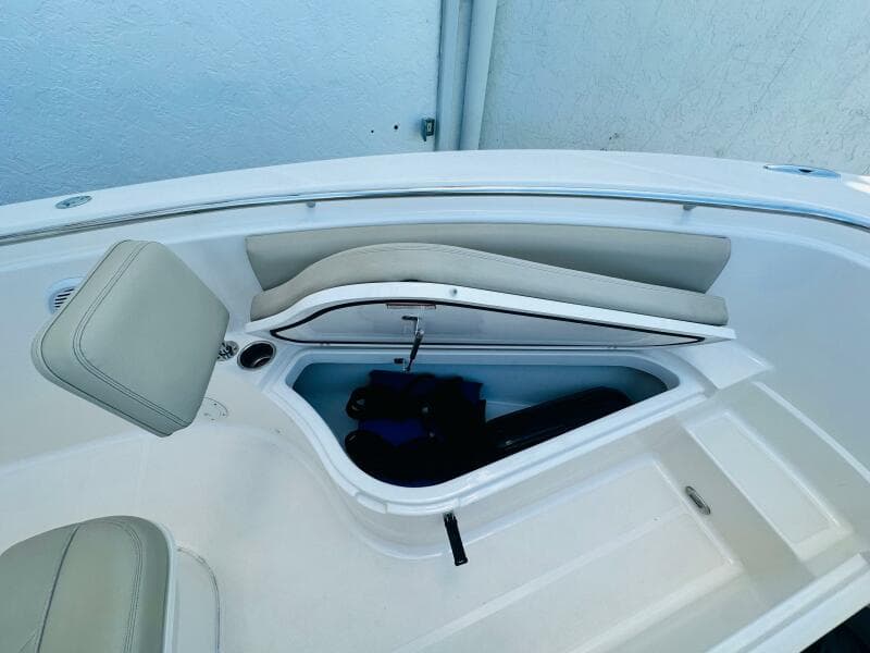 2016 Pursuit C 238 Center Console