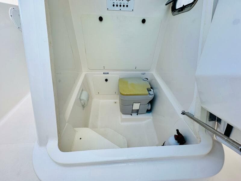 2016 Pursuit C 238 Center Console