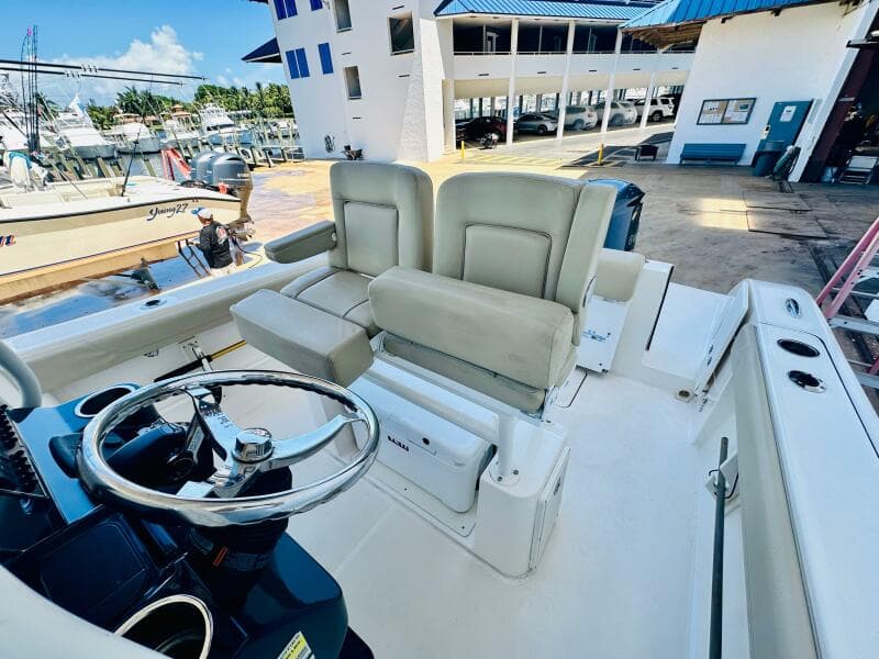 2016 Pursuit C 238 Center Console