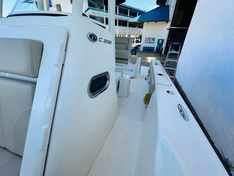 2016 Pursuit C 238 Center Console