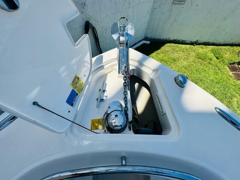 2016 Pursuit C 238 Center Console