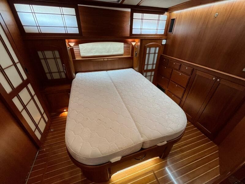 2013 Sabre 48 Salon Express