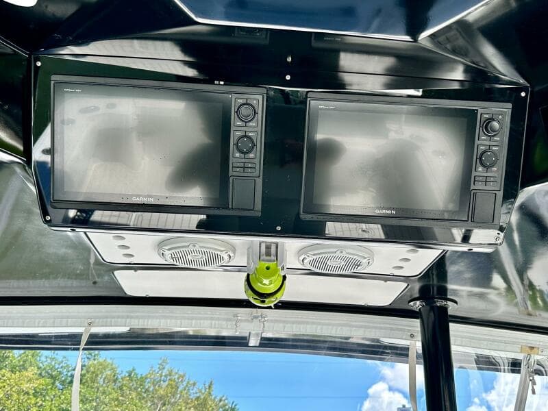 Dual Garmin displays on a 2000 Luhrs Tournament 320 Open boat.