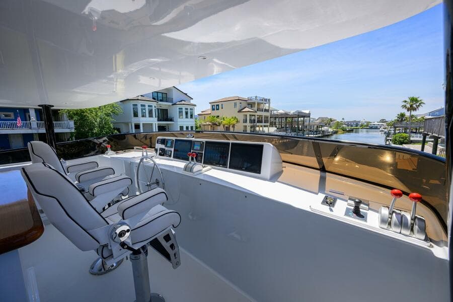 1997 Broward 108 Raised Pilothouse