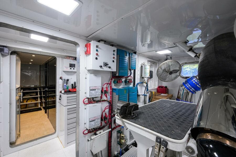 1997 Broward 108 Raised Pilothouse