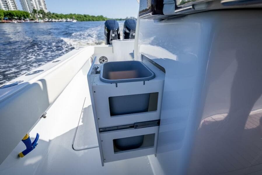 2025 Billfish 39 Center Console w/Tower