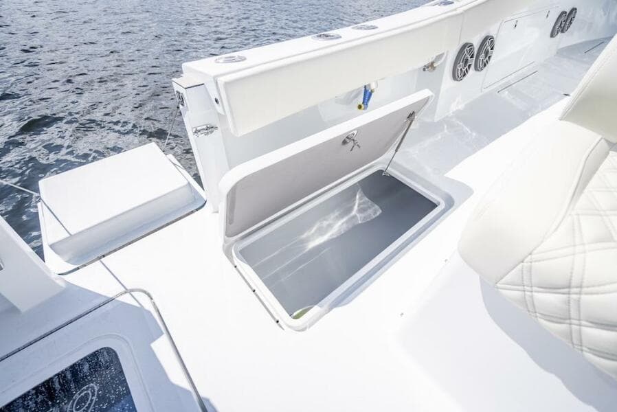 2025 Billfish 39 Center Console w/Tower