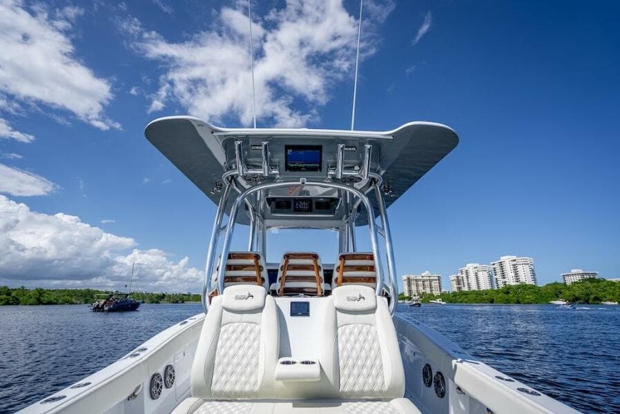 2025 Billfish 39 Center Console w/Tower