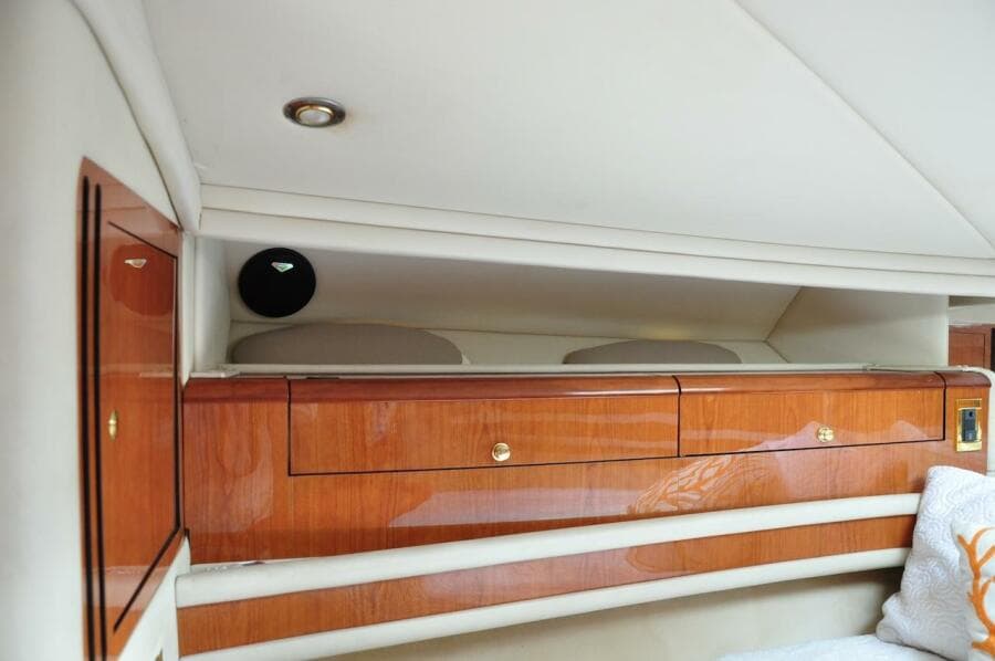 1998 Sea Ray 480 Sedan Bridge