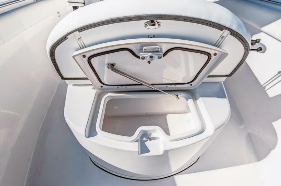 2022 Sportsman Open 352 Center Console