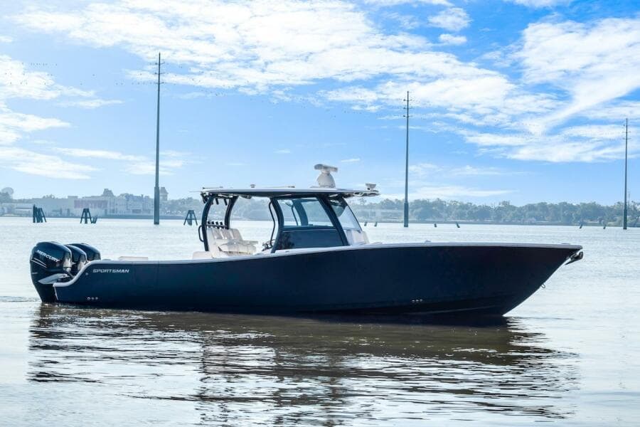 2022 Sportsman Open 352 Center Console