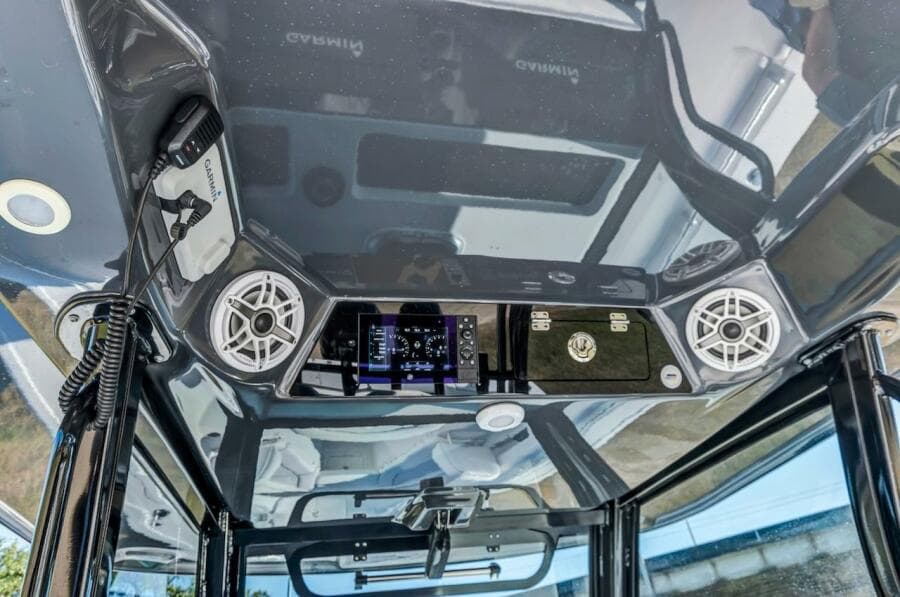 2022 Sportsman Open 352 Center Console