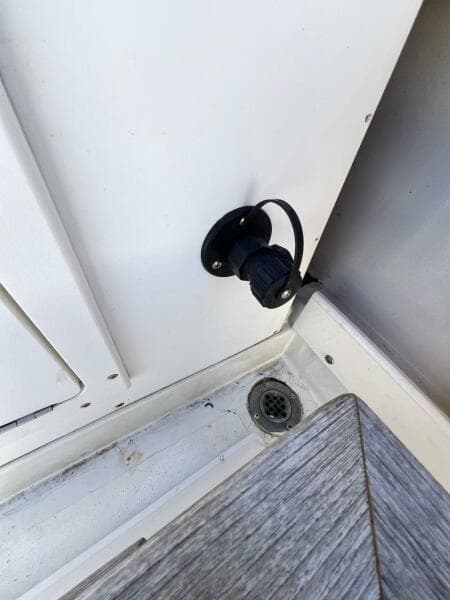 1988 Grady-White 25 SAILFISH boat interior detail with plug and drain.