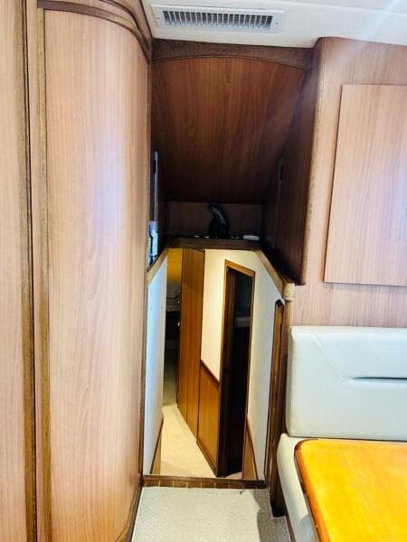 1988 Bertram 54'