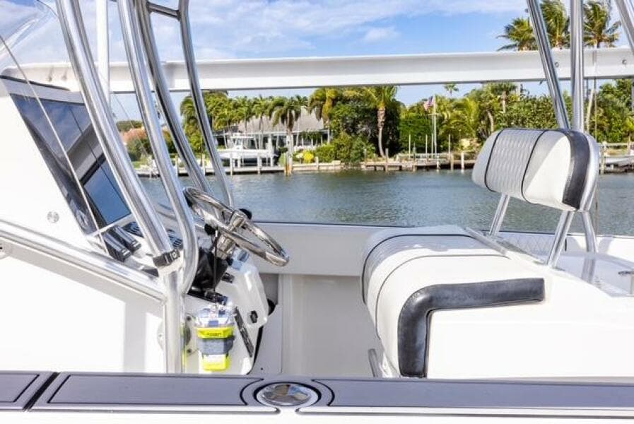 2007 Spectre 37 Center Console