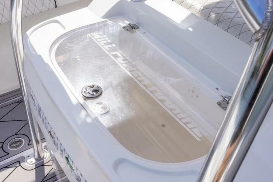 2007 Spectre 37 Center Console
