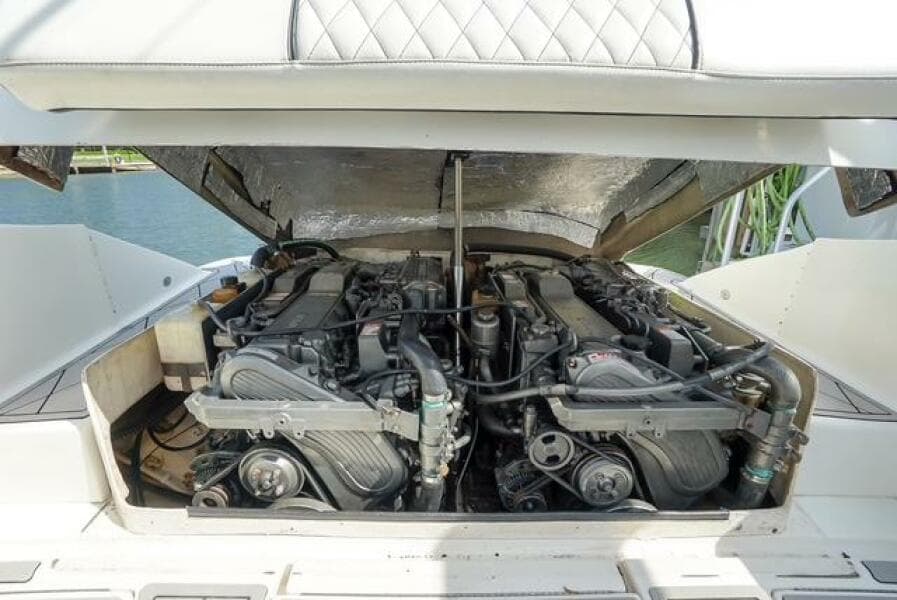 2007 Spectre 37 Center Console