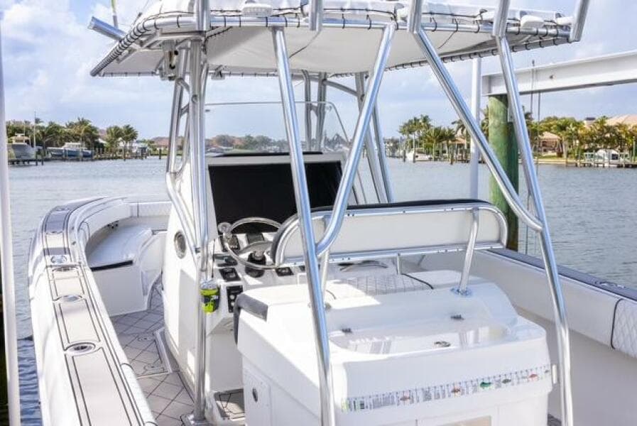 2007 Spectre 37 Center Console