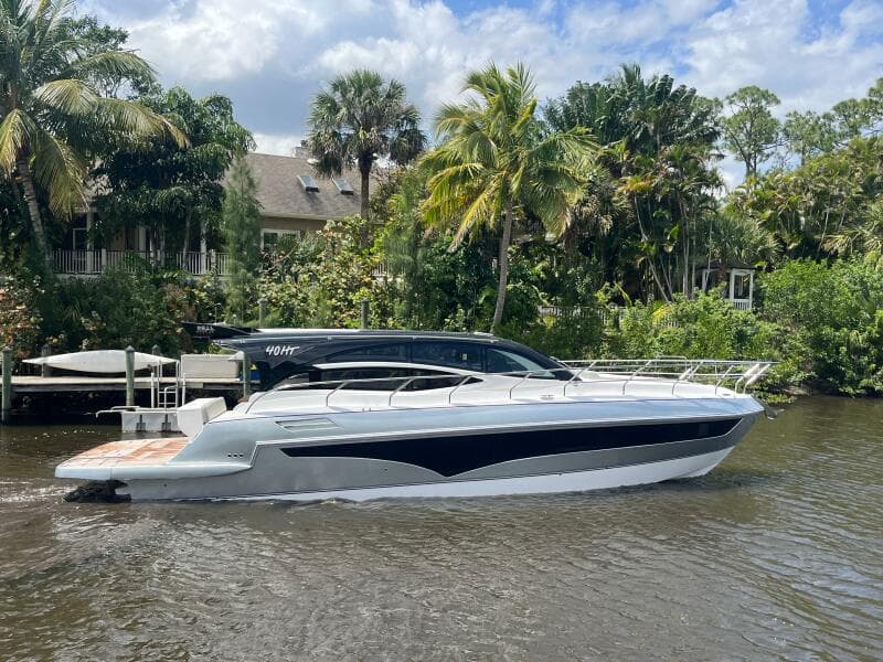 2025 Real 40 HT Luxury 