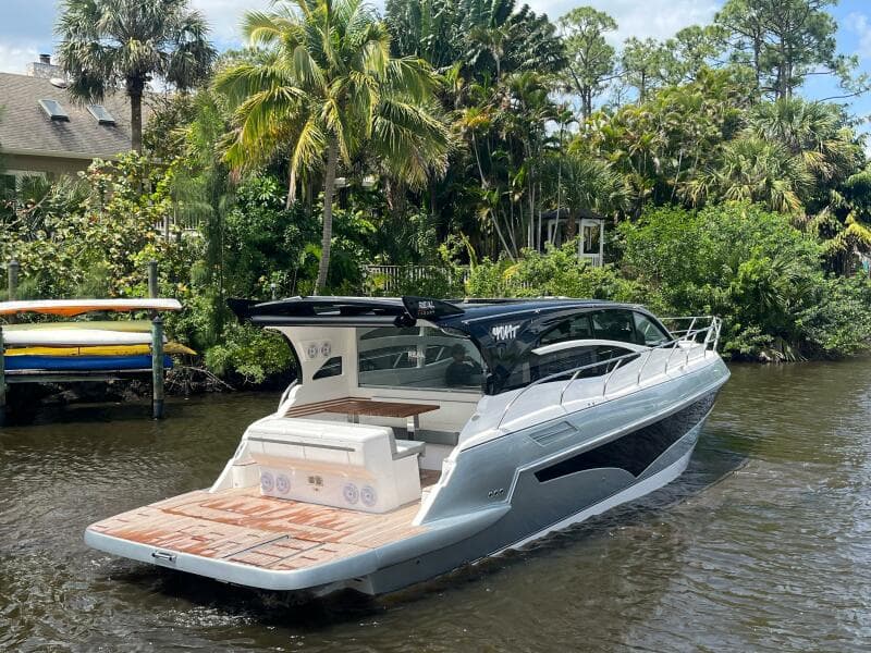 2025 Real 40 HT Luxury 