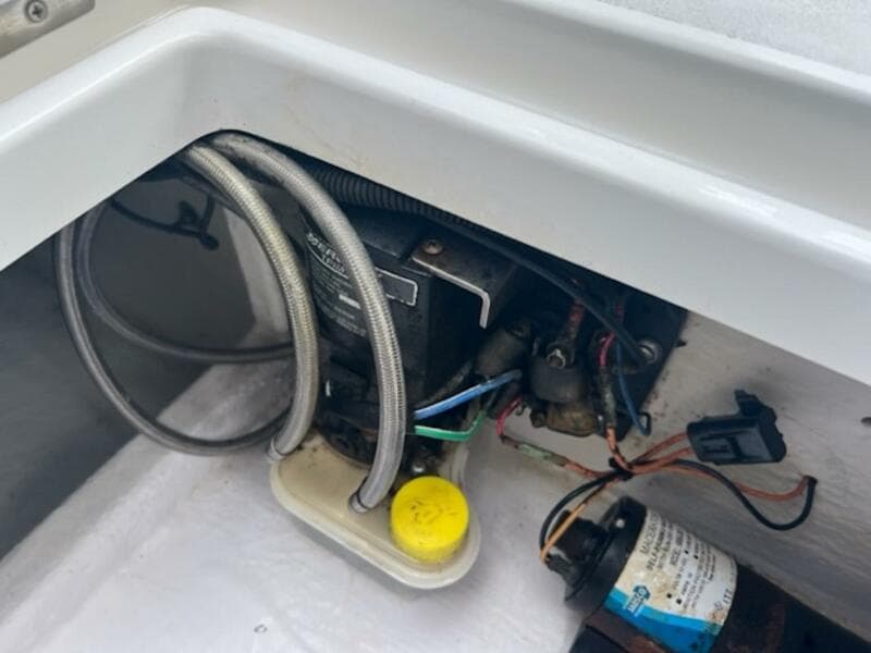 2008 Spectre 34 Center Console