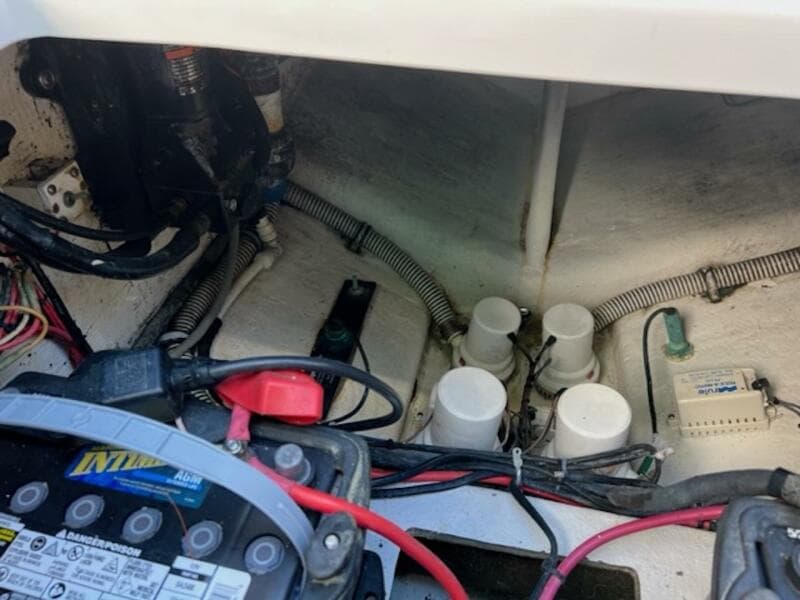2008 Spectre 34 Center Console