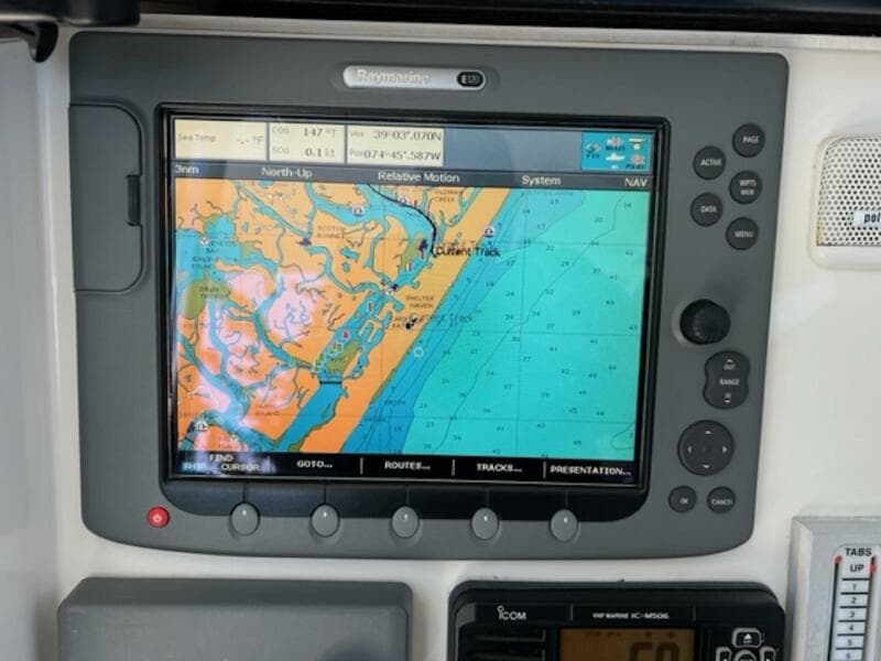 2008 Spectre 34 Center Console