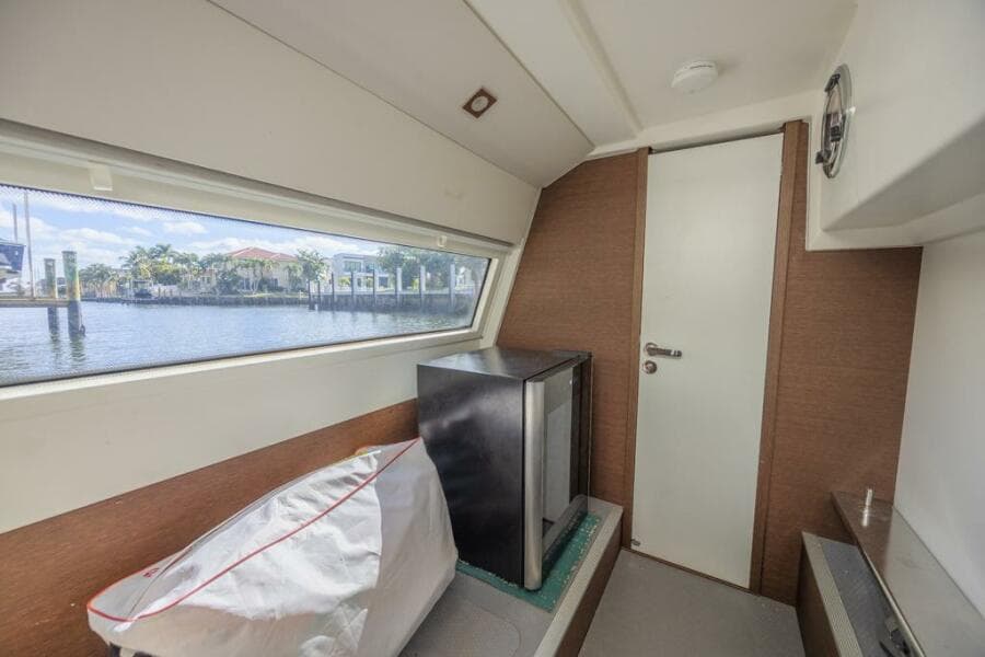 2021 Prestige 520 Flybridge