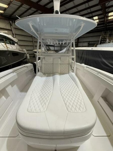 2022 Invincible 39 Open Fisherman Coffin Box