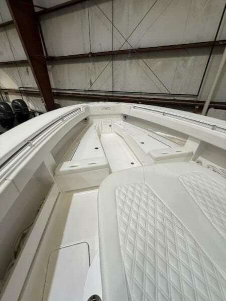 2022 Invincible 39 Open Fisherman Forward Seating