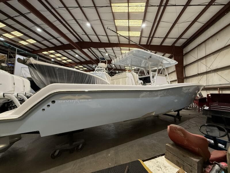 2022 Invincible 39 Open Fisherman Starboard Side