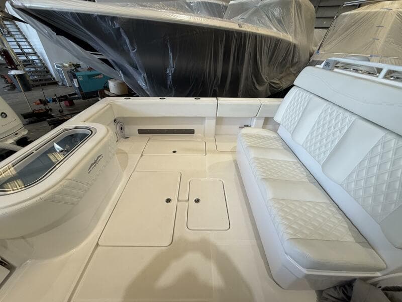 2022 Invincible 39 Open Fisherman Cockpit