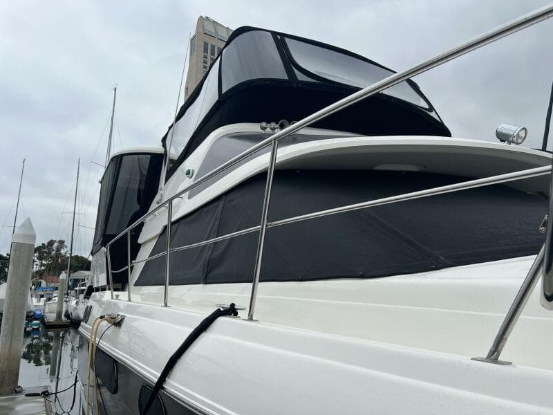 1996 Cruisers Yachts 3650 AFT CABIN