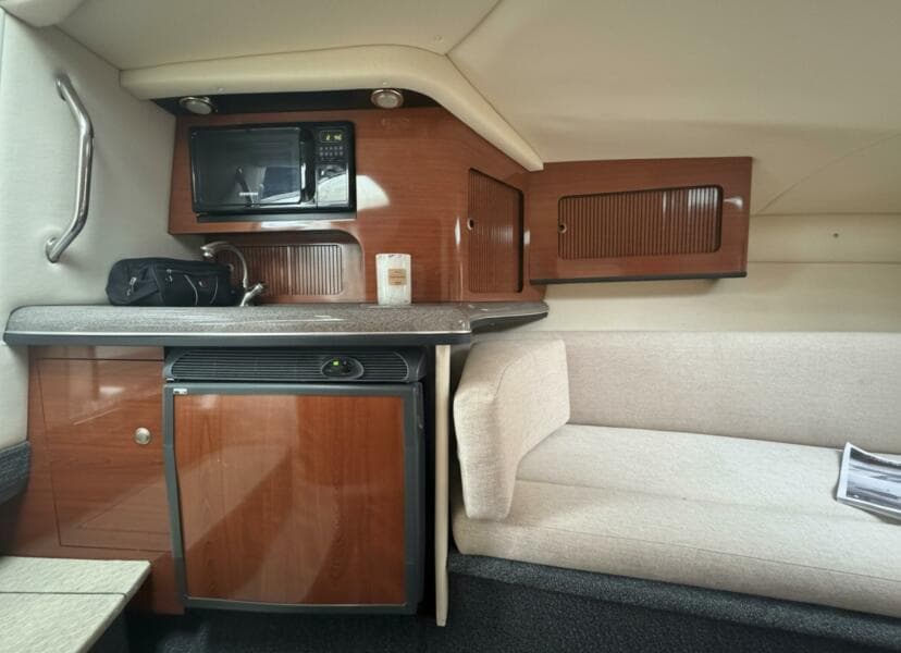 2007 Sea Ray 29SLX with cuddy cabin