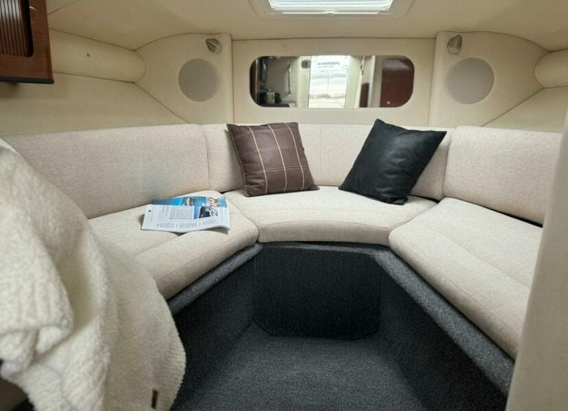2007 Sea Ray 29SLX with cuddy cabin