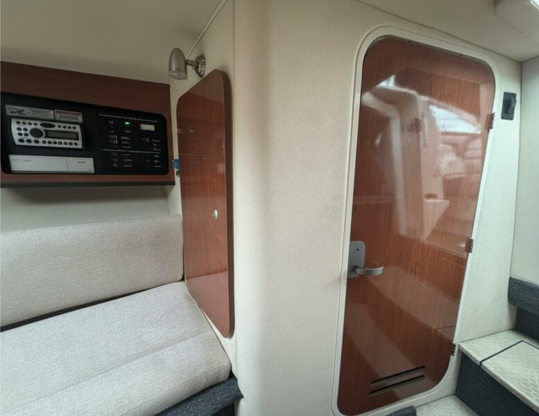 2007 Sea Ray 29SLX with cuddy cabin