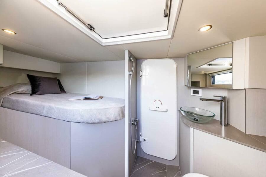 2027 Absolute 53 Navetta