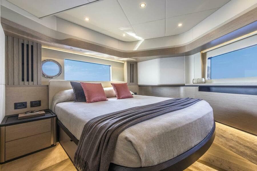 2027 Absolute 53 Navetta