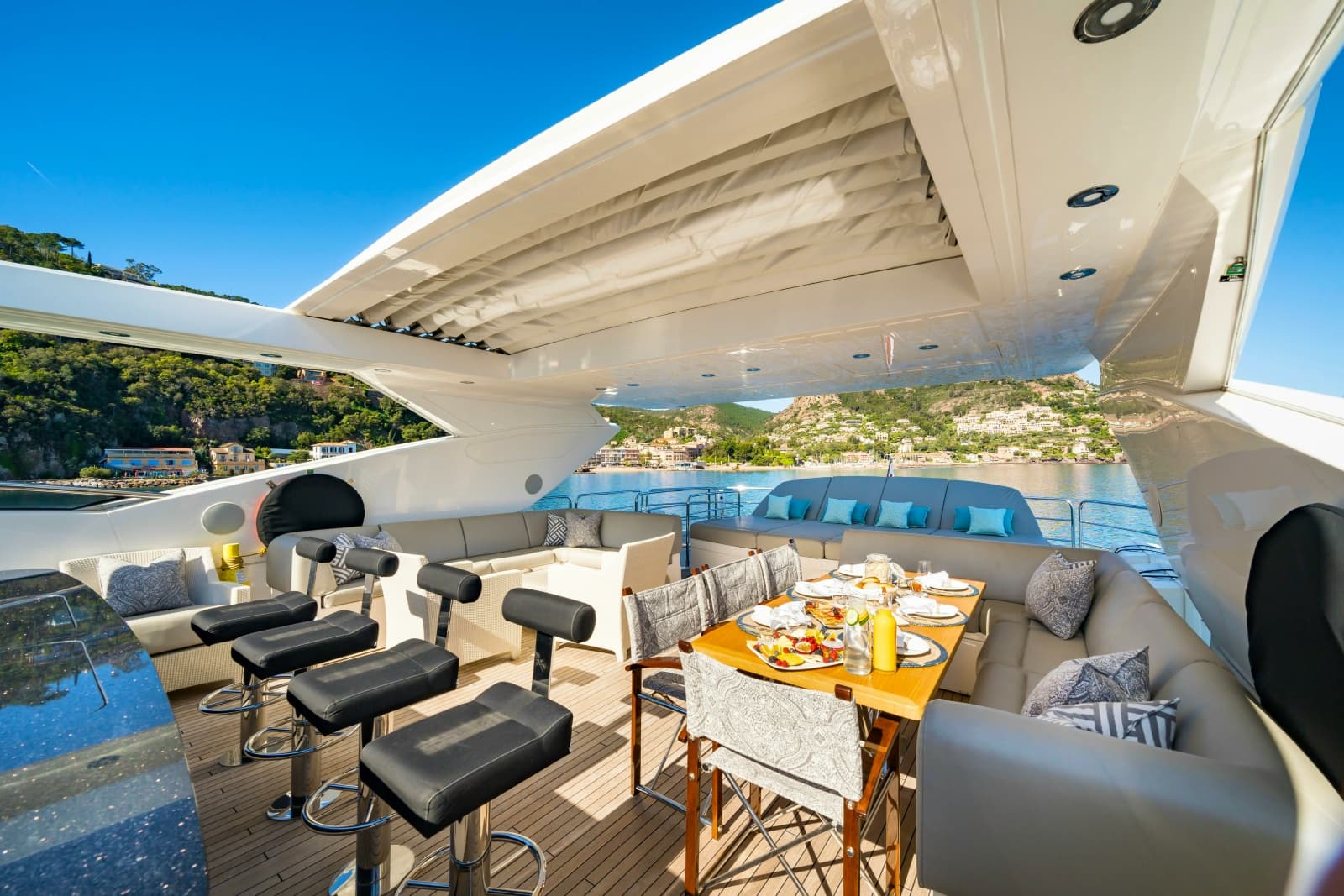 2014 Sunseeker Sunseeker 115 Sport Yacht