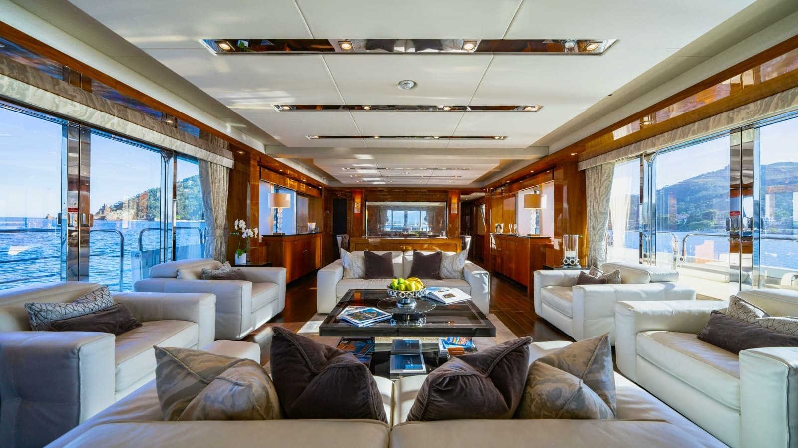 2014 Sunseeker Sunseeker 115 Sport Yacht