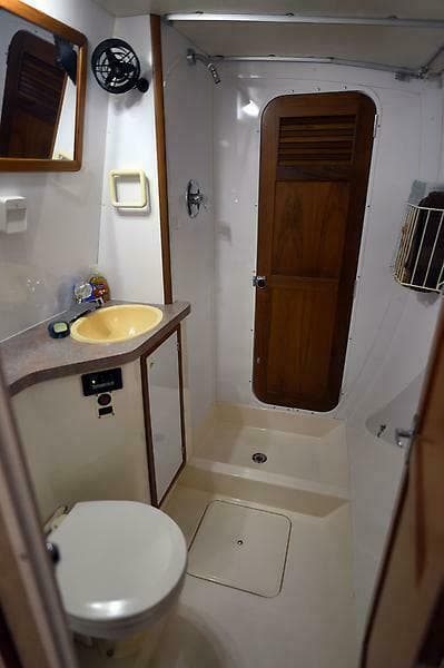 1999 Manta 42