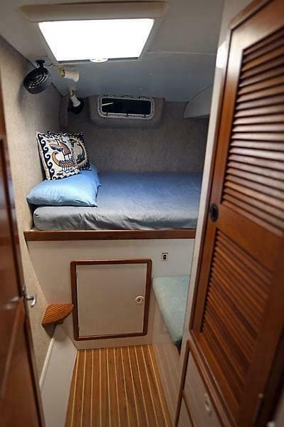 1999 Manta 42