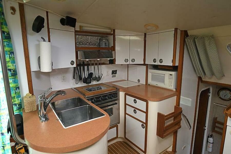 1999 Manta 42