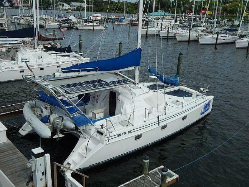 1999 Manta 42